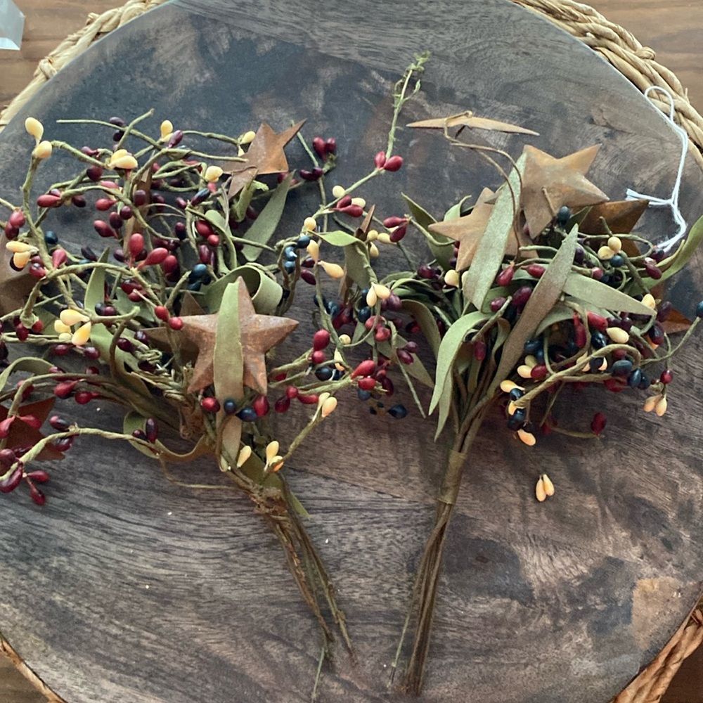 Kirklands Rice Berry Picks with metal tin stars primitive basket vase fillers